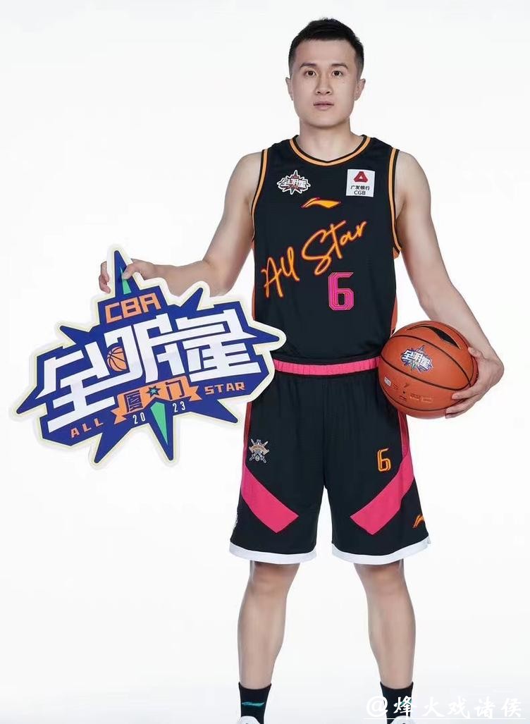 张帆从主力到板凳，38分钟变0分钟，北控签下罗汉琛那天球衣号码从首发名单消失，教练安排成最大变量