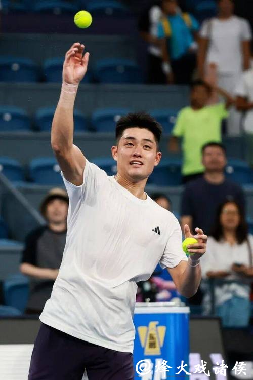 吴易昺澳网拼到抽筋告负，中国男网选手全部出局